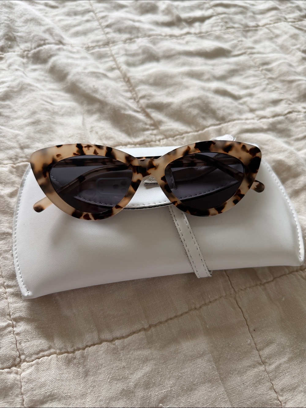 Tortoiseshell Cat-Eye Sunglasses - Brown Tortoise